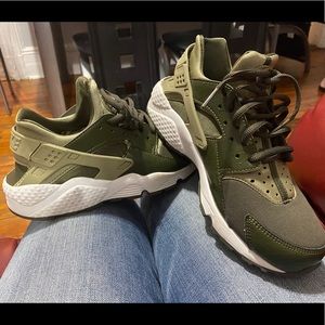 Women Huaraches NIKE